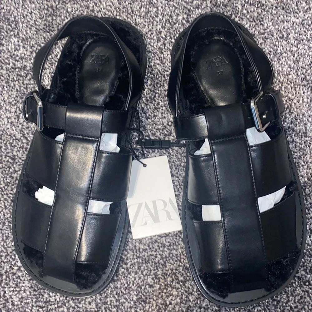 Zara NWT faux fur lined cage sandals
